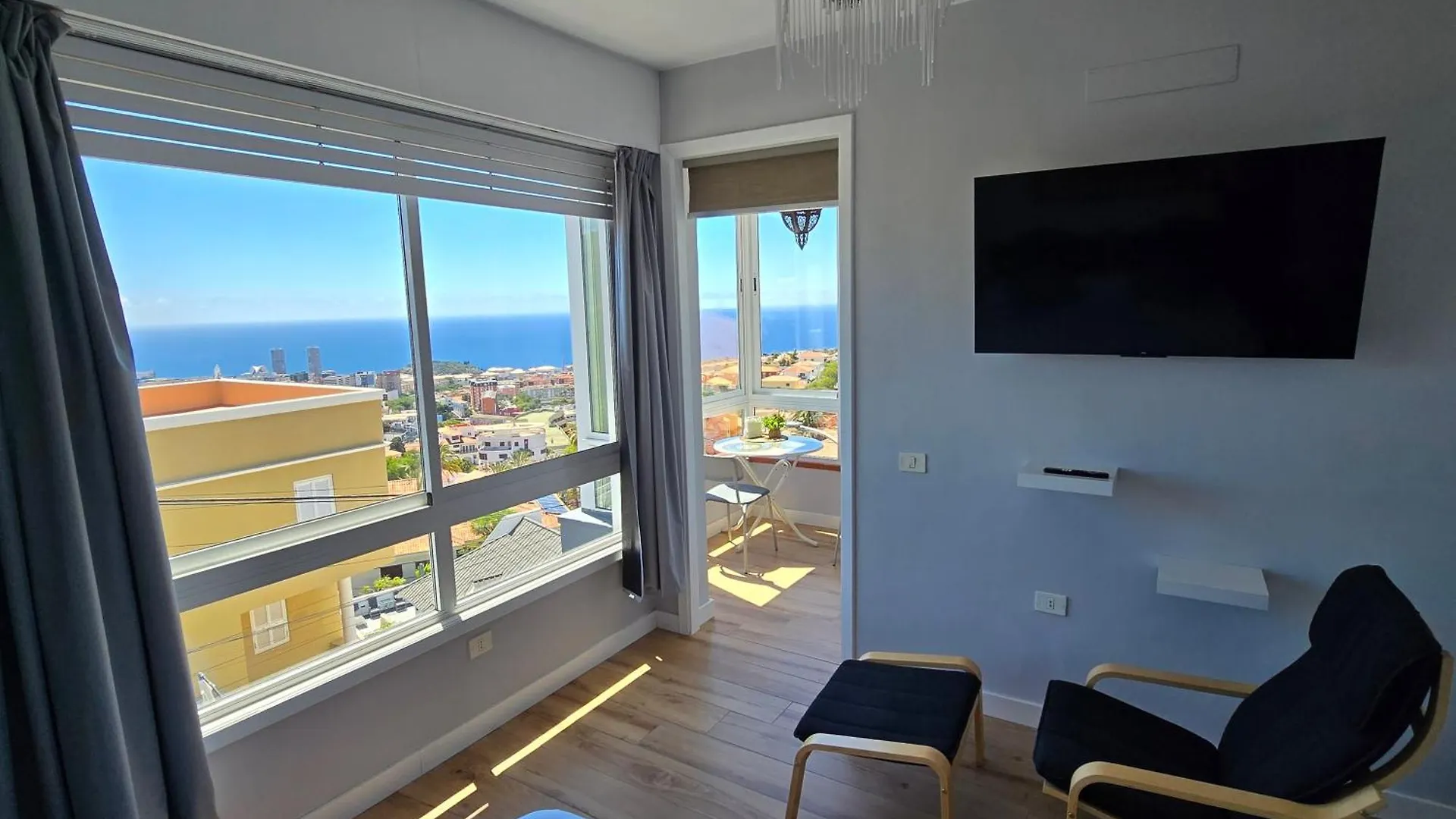アパート Apartamento Las Vistas サンタクルスデテネリフェ スペイン